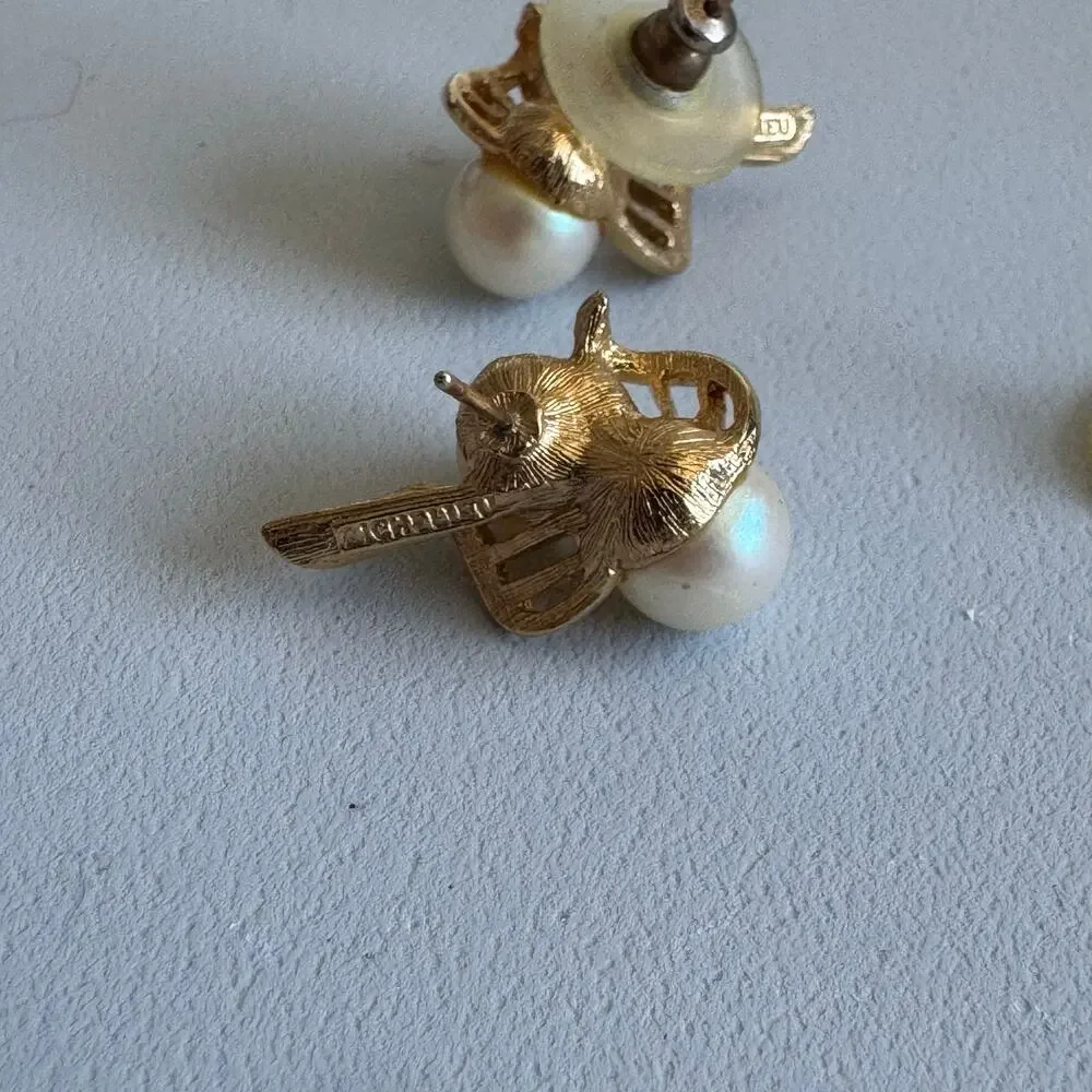 Vintage Richelieu faux pearl open work design swirl pattern gold stud earrings - Picture 2 of 7